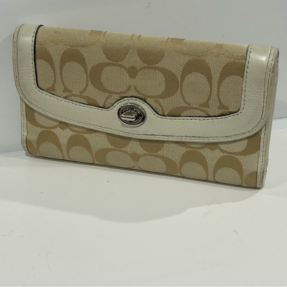 Vintage Coach Logo “C” monogram Cream Wallet clutch - Picture 2 of 8